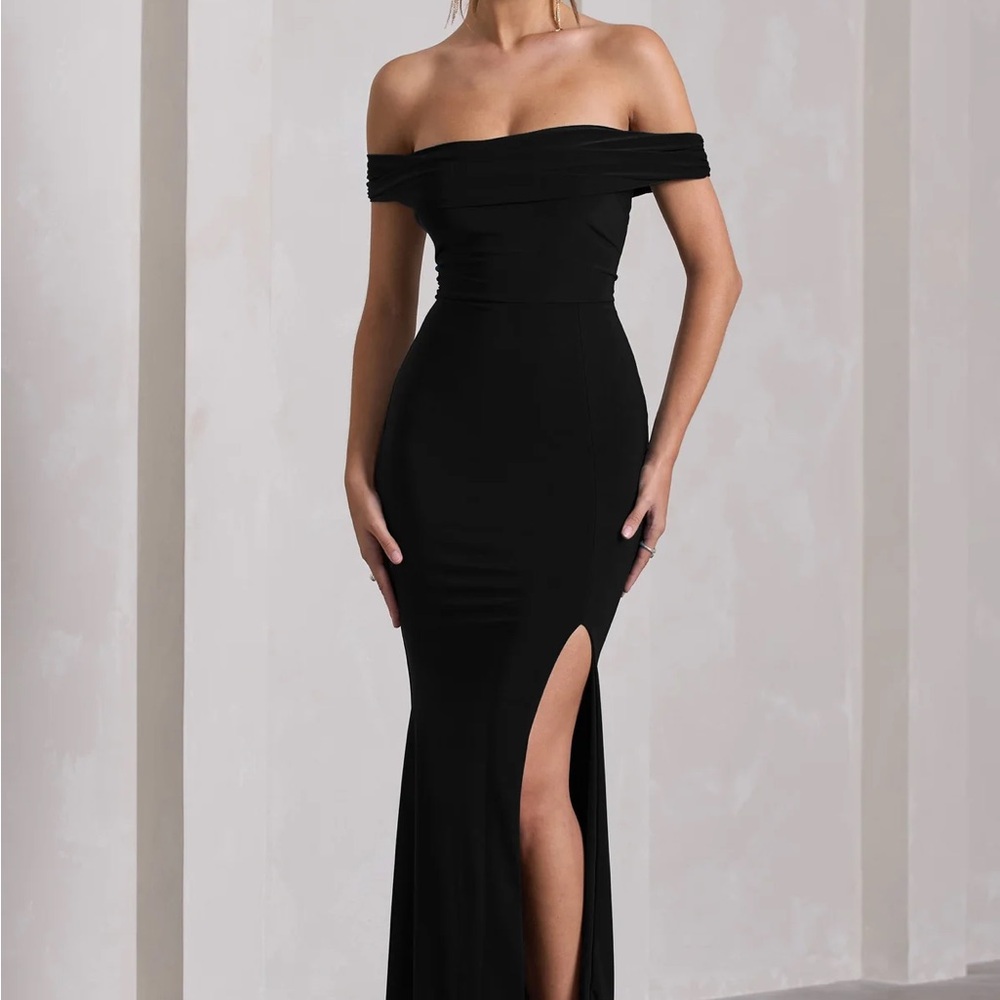 Elegant Black Off-Shoulder Evening Dress